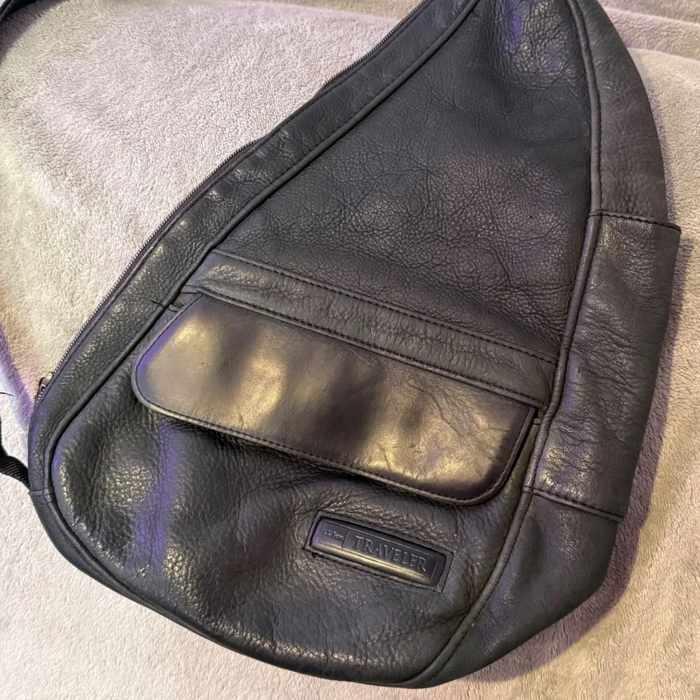 L.L. Bean Traveler Healthy Back Bag AmeriBag Medium Black Leather Sling Backpack